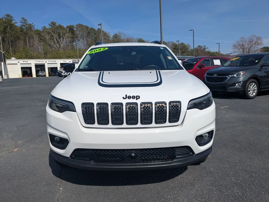 Used 2022 Bright White Clearcoat Jeep X image 2