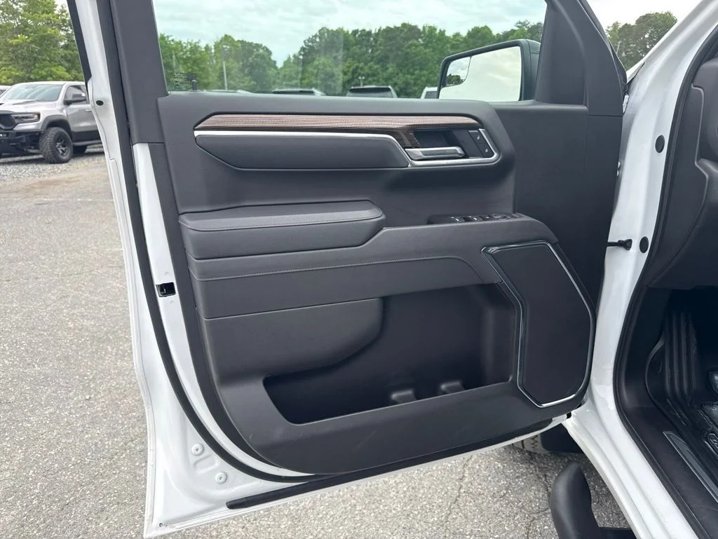 Used 2025 White Chevrolet LT Trail Boss image 26