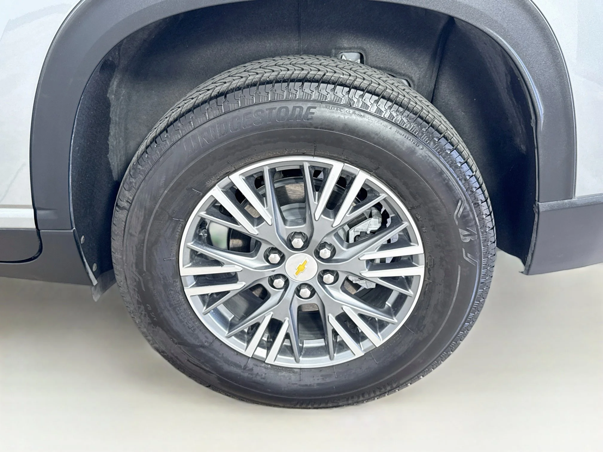 Used 2025 Sterling Gray Metallic Chevrolet LT image 33