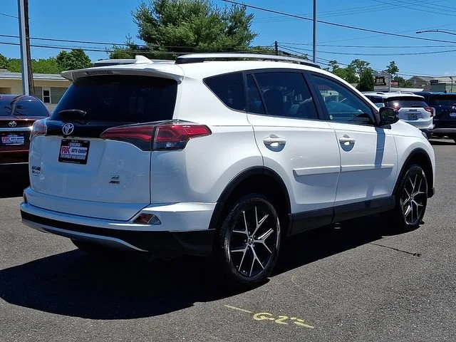 Used 2018 White Toyota SE image 7