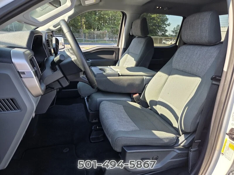 Used 2023 Oxford White FORD XLT image 9