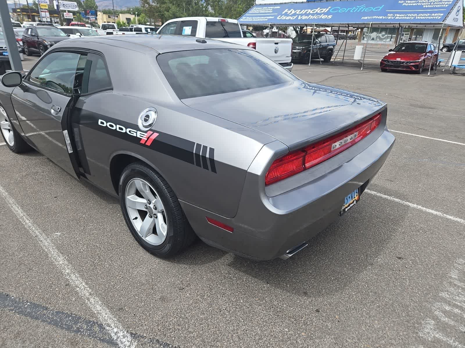 Used 2012 Tungsten Metallic Dodge SXT image 5
