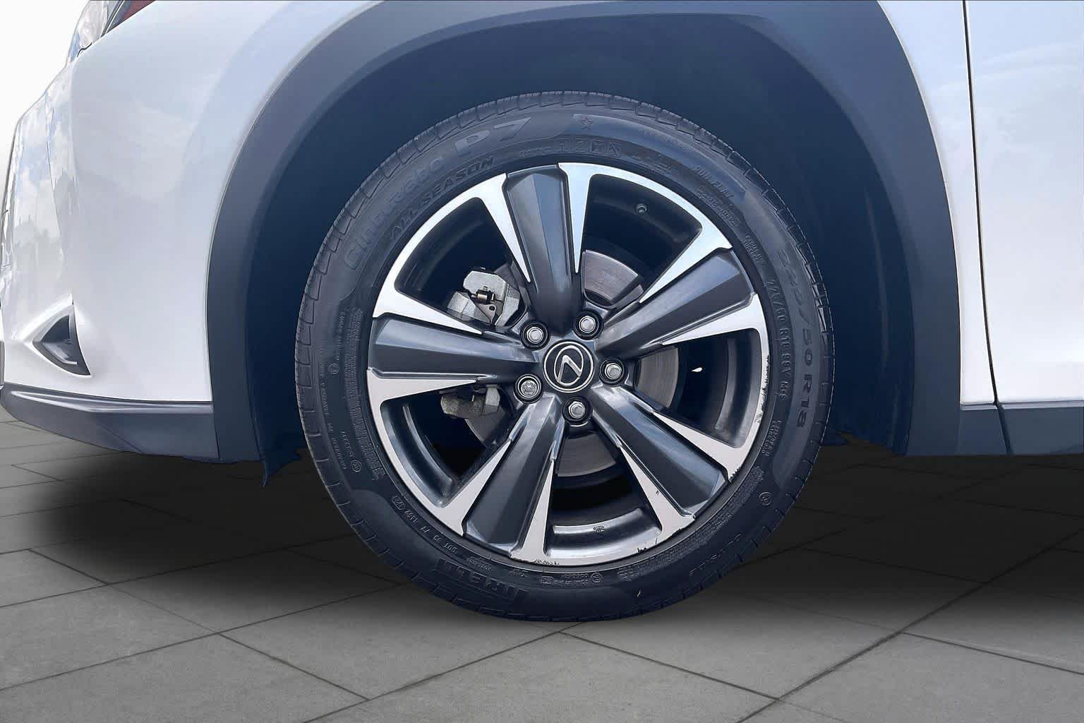 Used 2019 Eminent White Pearl Lexus  image 10