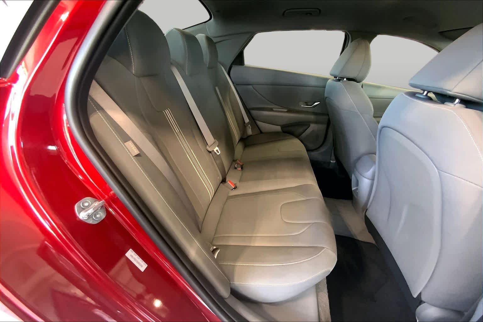 Used 2025 Ultimate Red Hyundai SEL Sport image 19