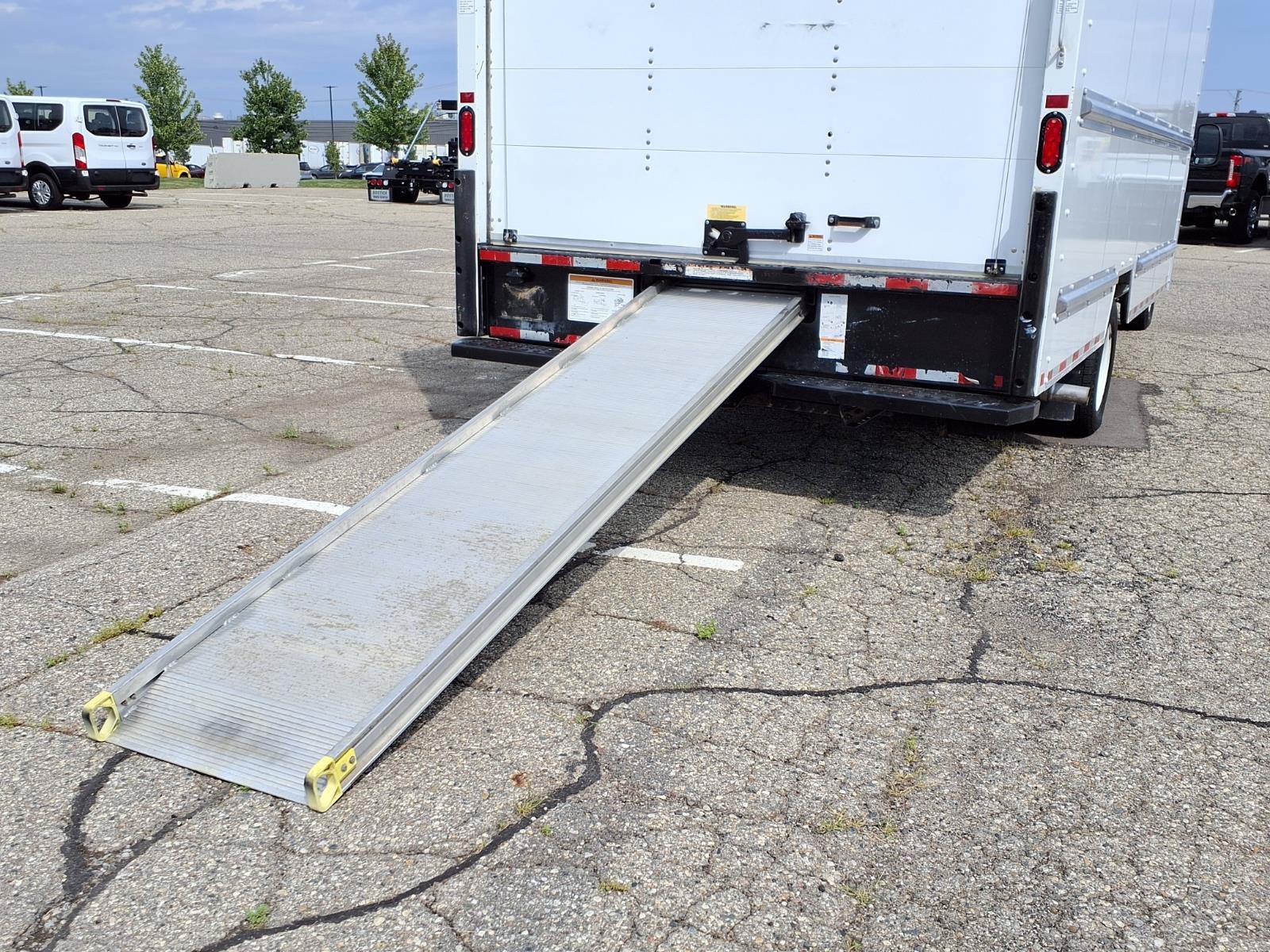 Certified Used 2022 Oxford White Ford Base image 26