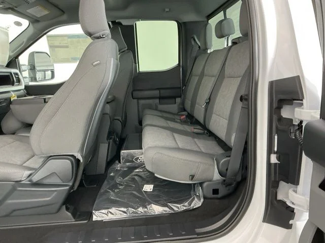 New 2026 Oxford White Ford XL image 27
