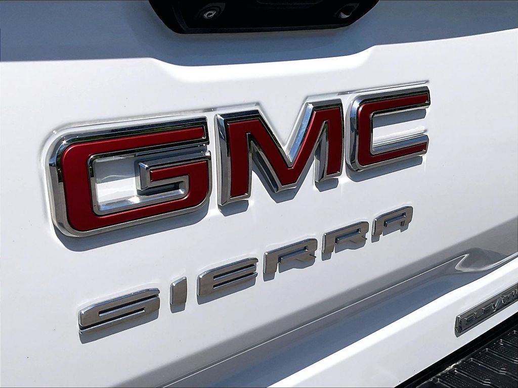 Used 2023 White GMC Elevation image 29