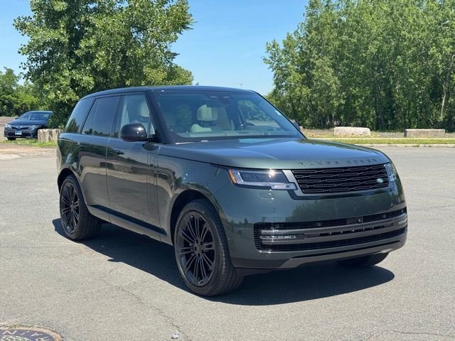 New 2026 Belgravia Green LAND ROVER SE image 7
