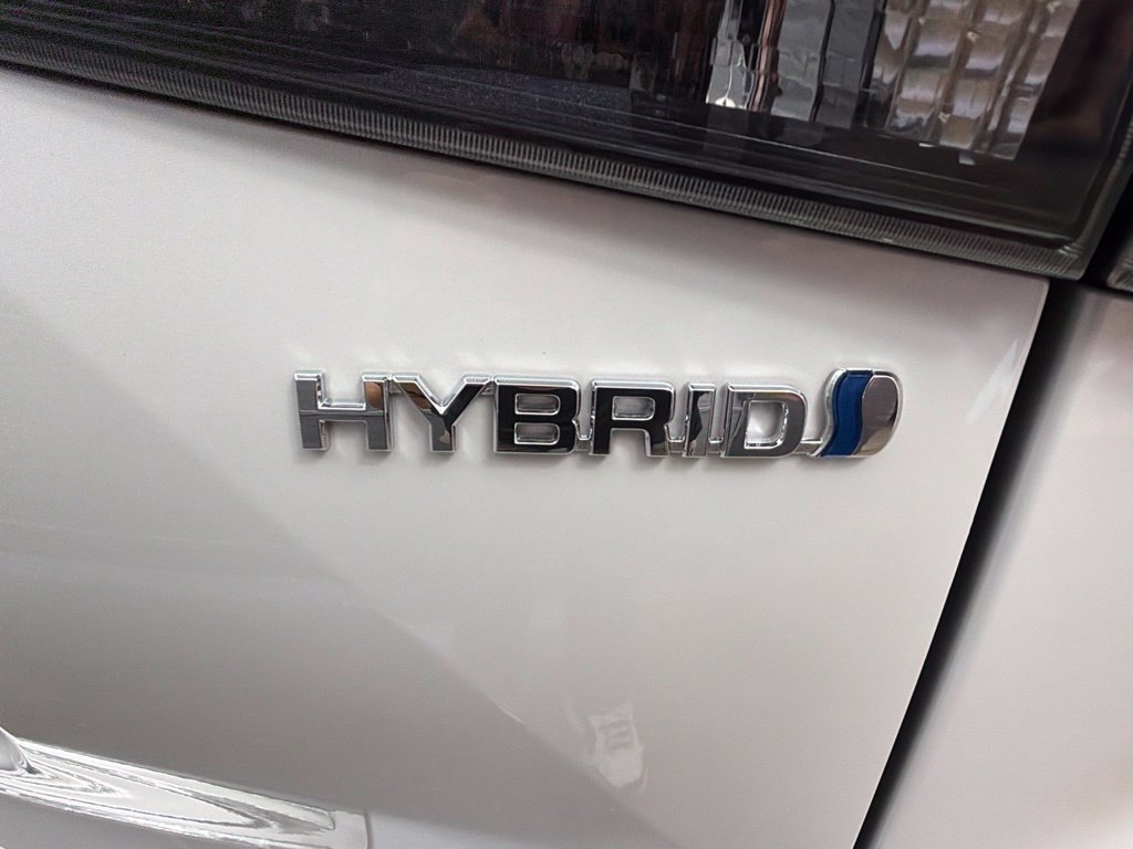 Used 2022 Beige Toyota Platinum image 28