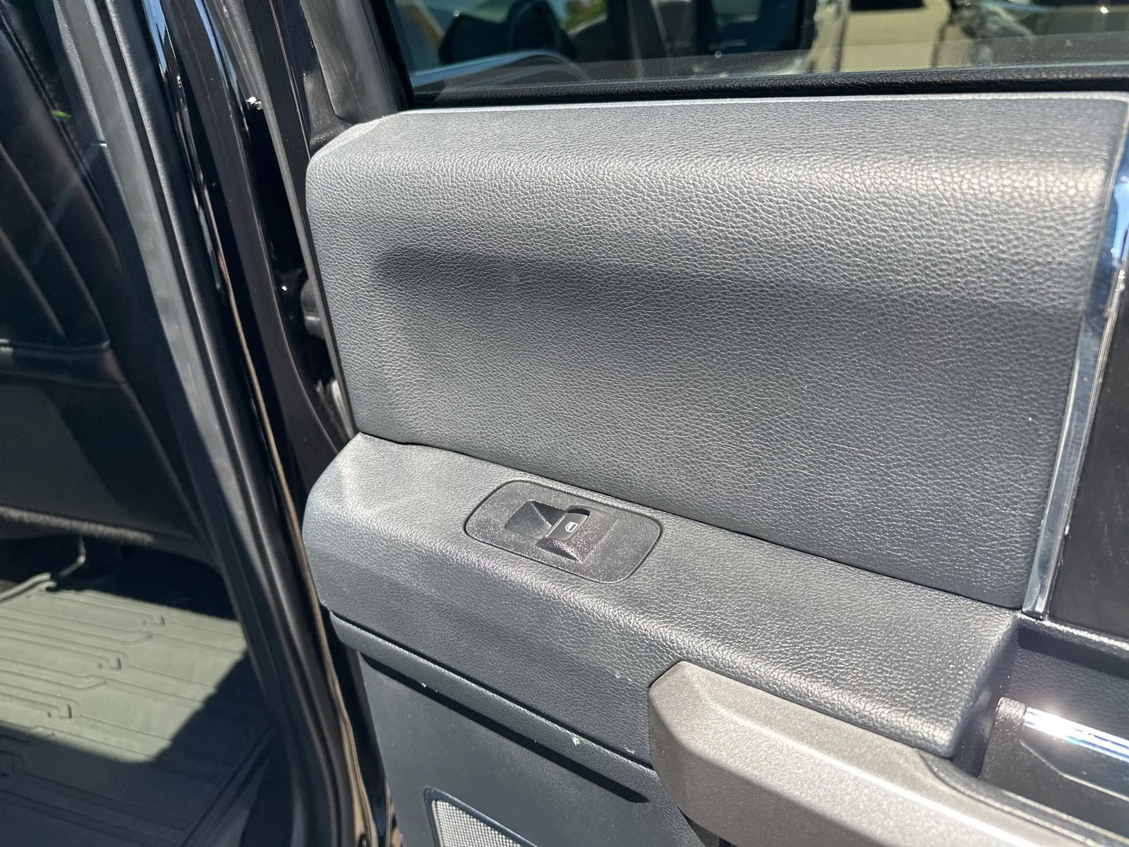 Used 2020 Black Ford Platinum image 39