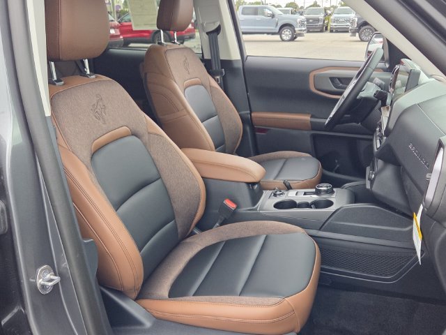 New 2026 Carbonized Gray Metallic Ford Outer Banks image 17