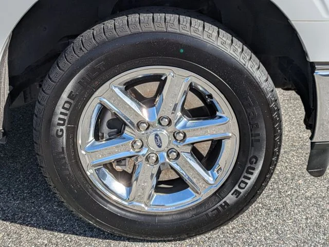 Certified Used 2025 Oxford White Ford XLT image 11