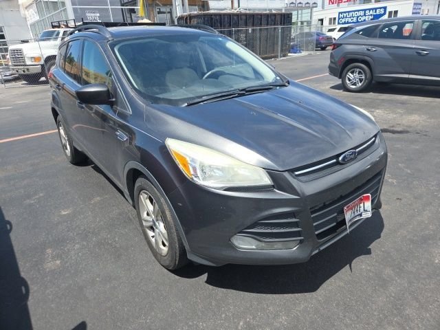 Used 2015  Ford SE image 2