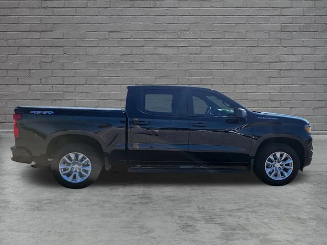 Used 2025 Black Chevrolet Custom image 6