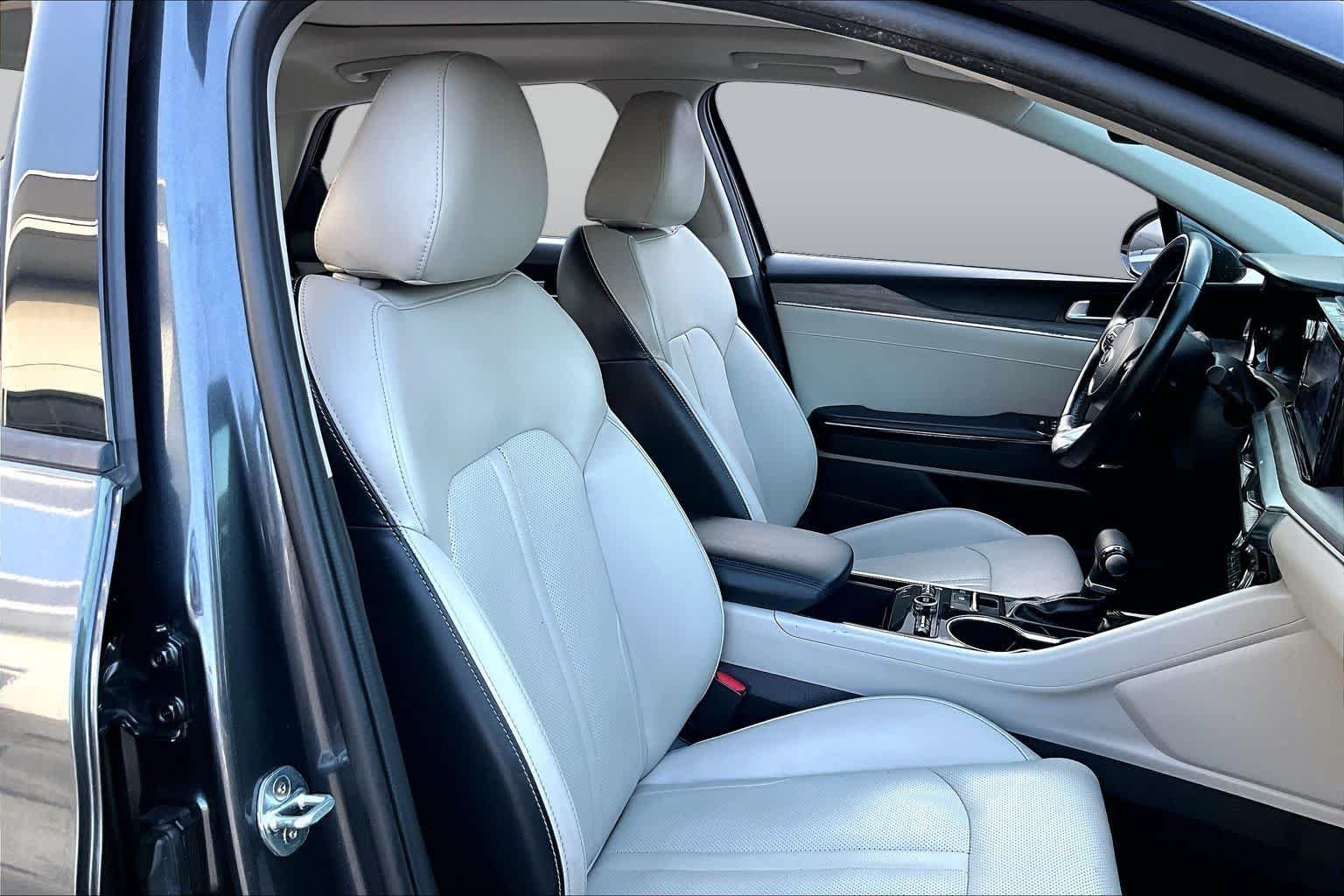 Used 2021 GRAY Kia EX image 9