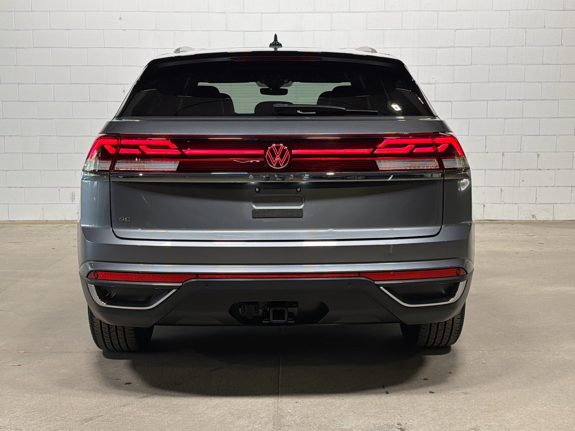 Used 2024 Platinum Gray Metallic Volkswagen 2.0T SE w/Technology image 8