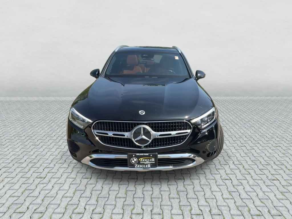 Used 2023  Mercedes-Benz GLC 300 image 3