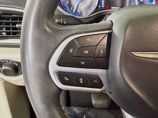 Used 2022 Velvet Red Pearlcoat Chrysler LX image 10