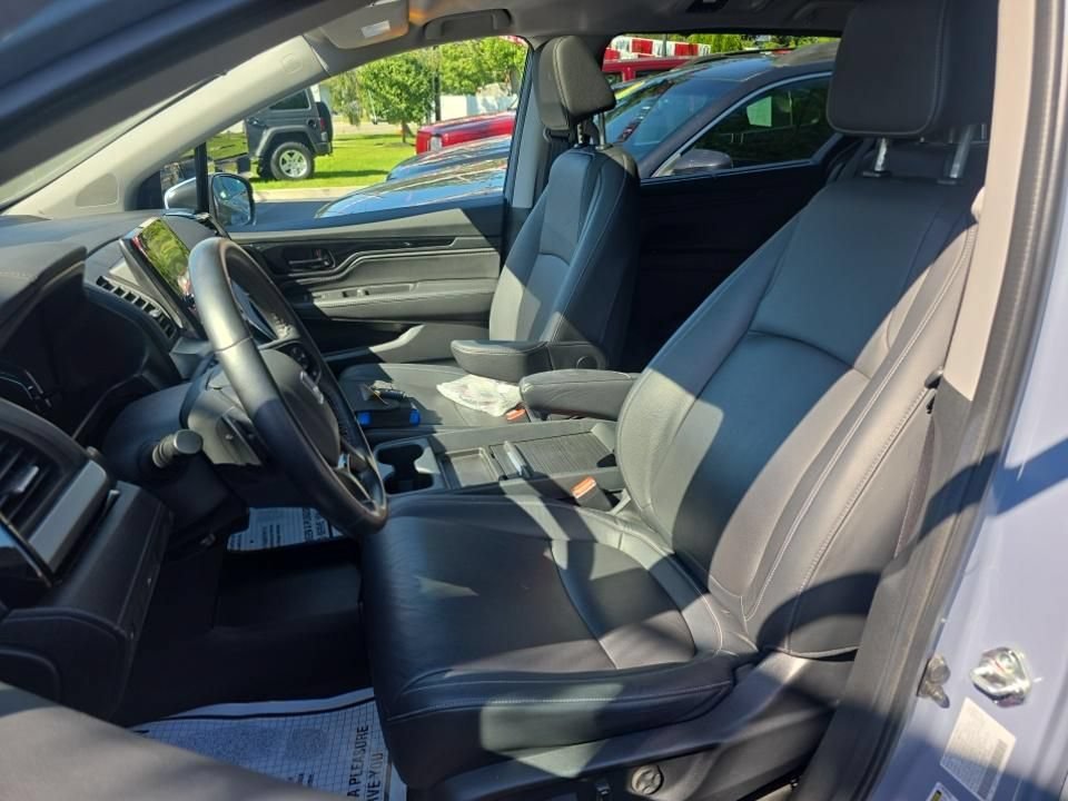 Certified Used 2024 Sonic Gray Pearl Honda Touring image 11