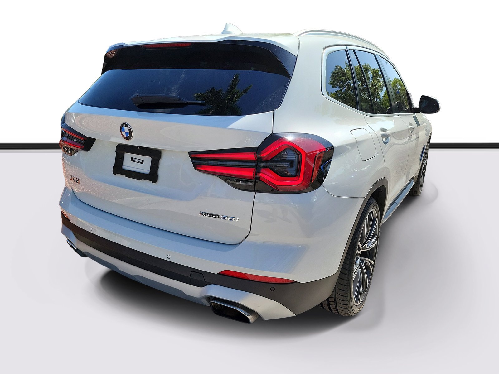 Certified Used 2022 Alpine White BMW xDrive30i image 4