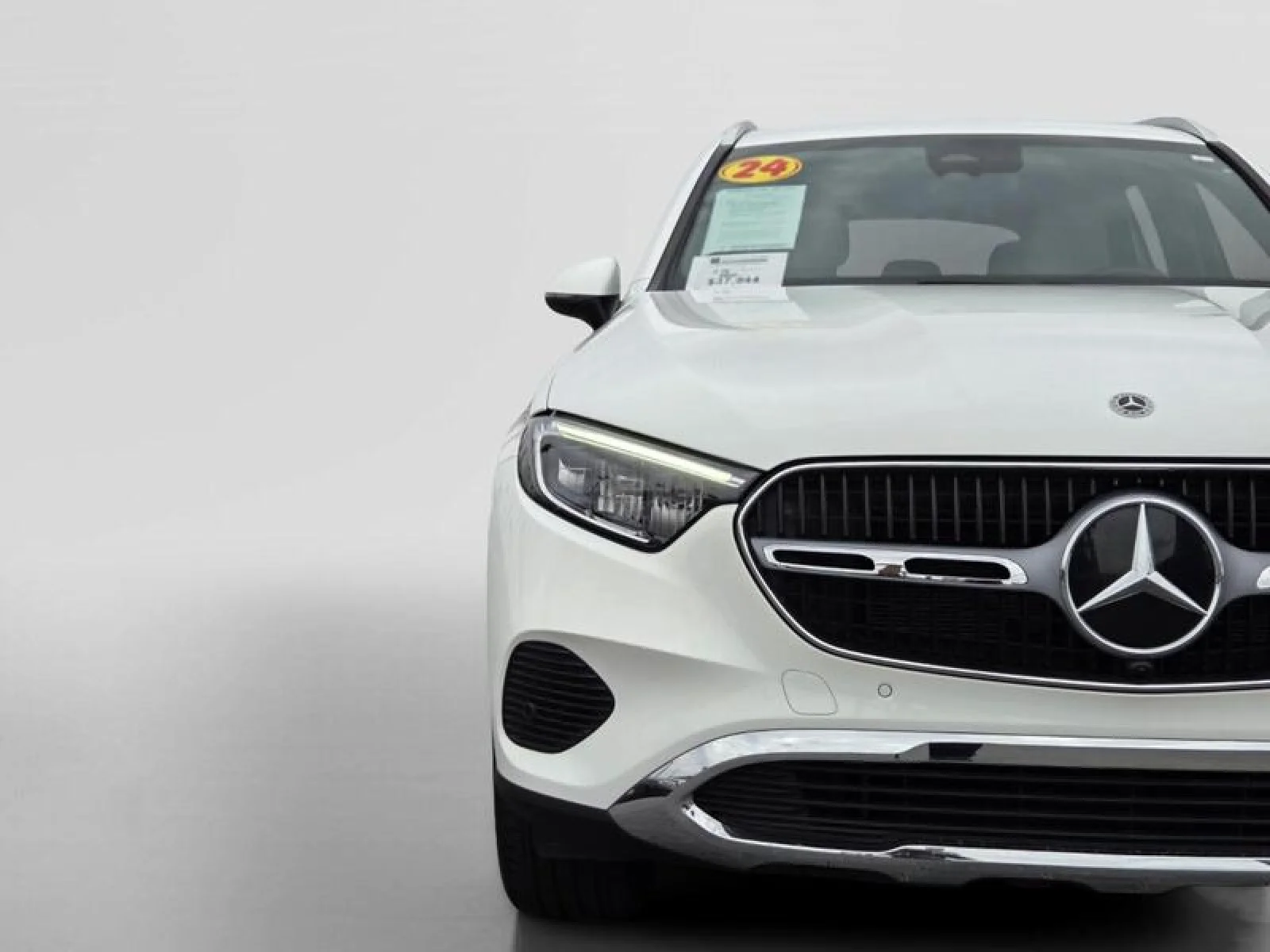 Certified Used 2024 Polar White Mercedes-Benz GLC 300 image 10