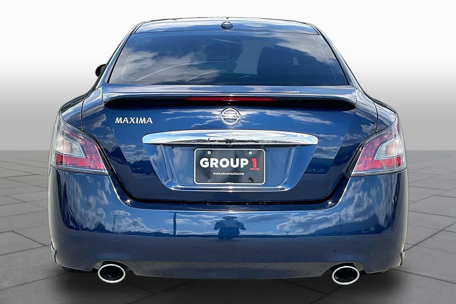 Used 2014 Navy Blue Metallic Nissan 3.5 SV w/Sport Pkg image 5