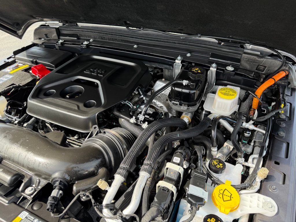 2025 Jeep Wrangler 4xe Sahara 4XE - Photo 38