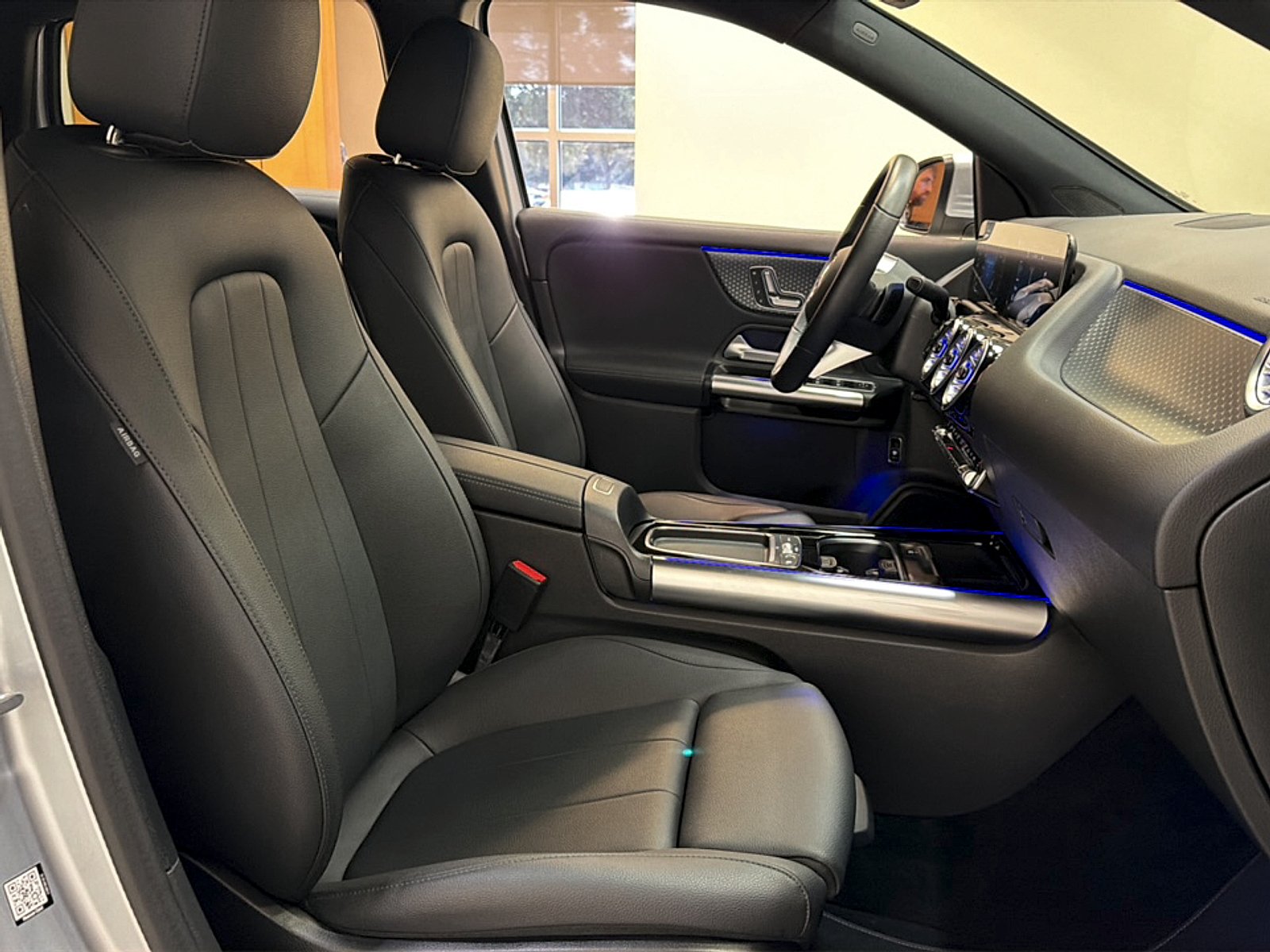Used 2025 Cirrus Silver Metallic Mercedes-Benz 4MATIC® image 11