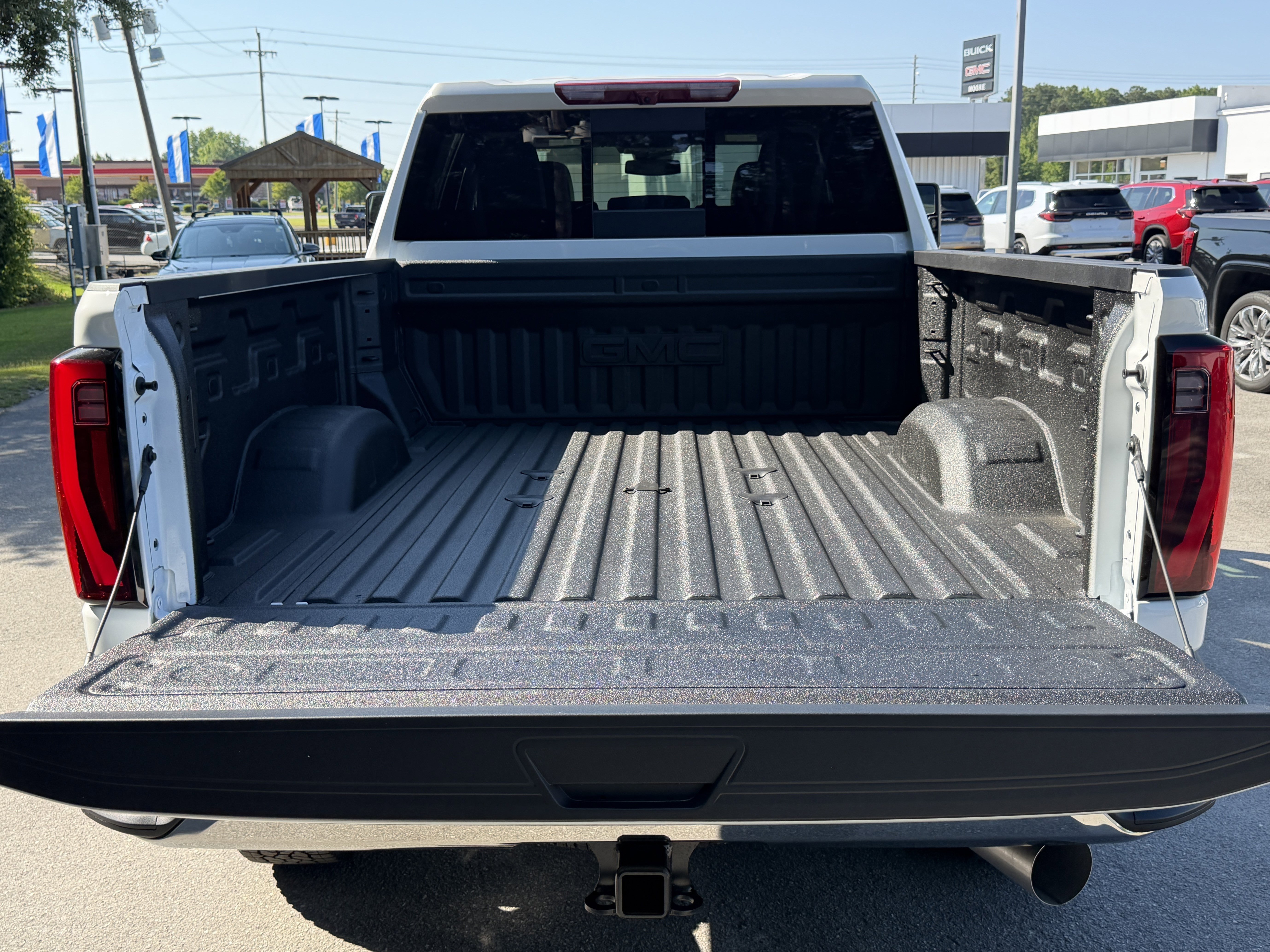 New 2026 Summit White GMC SLT image 4