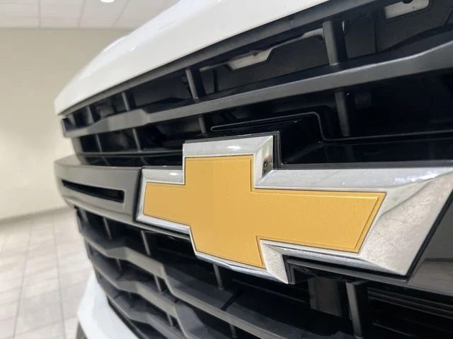Used 2025 Summit White Chevrolet Work Truck image 29