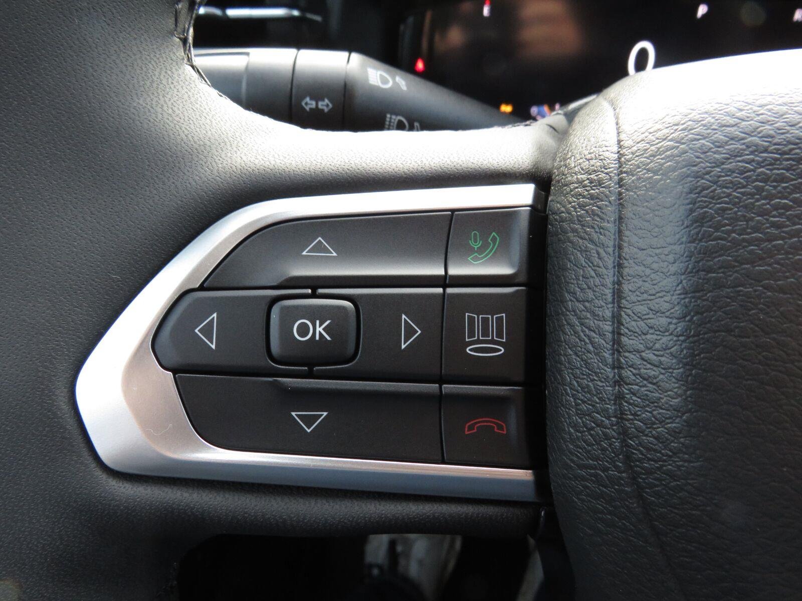 Used 2023 Bright White Clearcoat Jeep Limited image 32