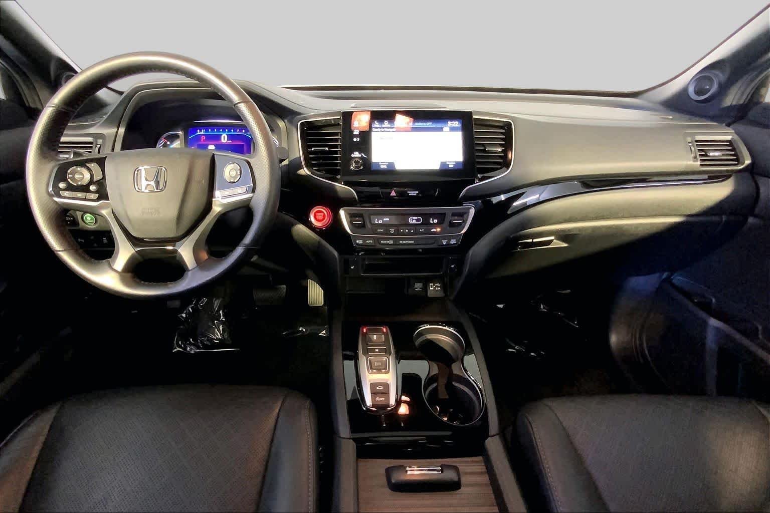 Used 2019 Lunar Silver Metallic Honda Touring image 16