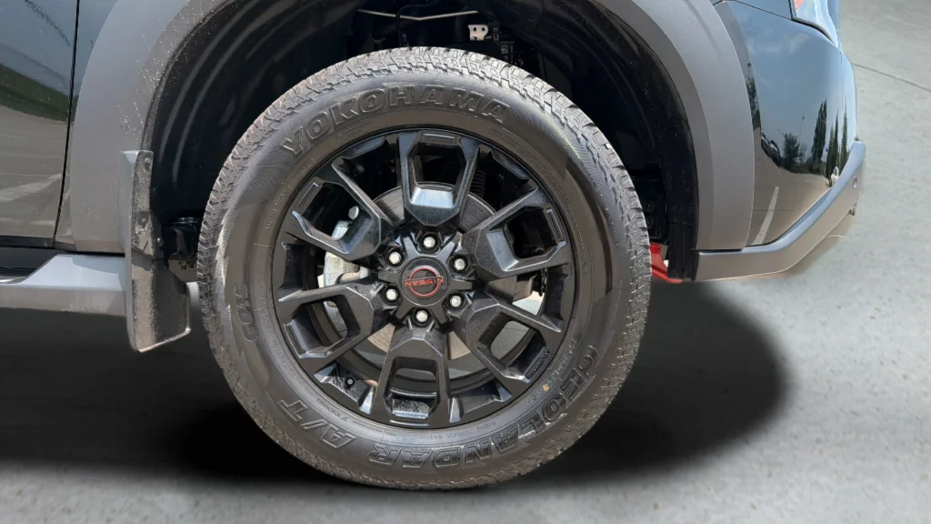 Used 2026 Super Black Nissan PRO-4X image 31