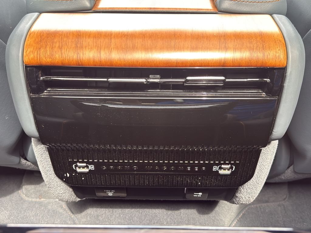 Used 2022 White Jeep Series III image 13