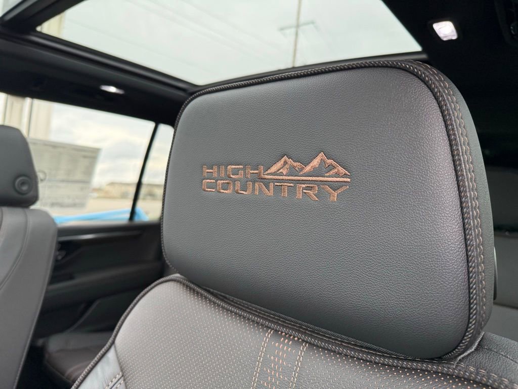 2026 Chevrolet Suburban High Country - Photo 25