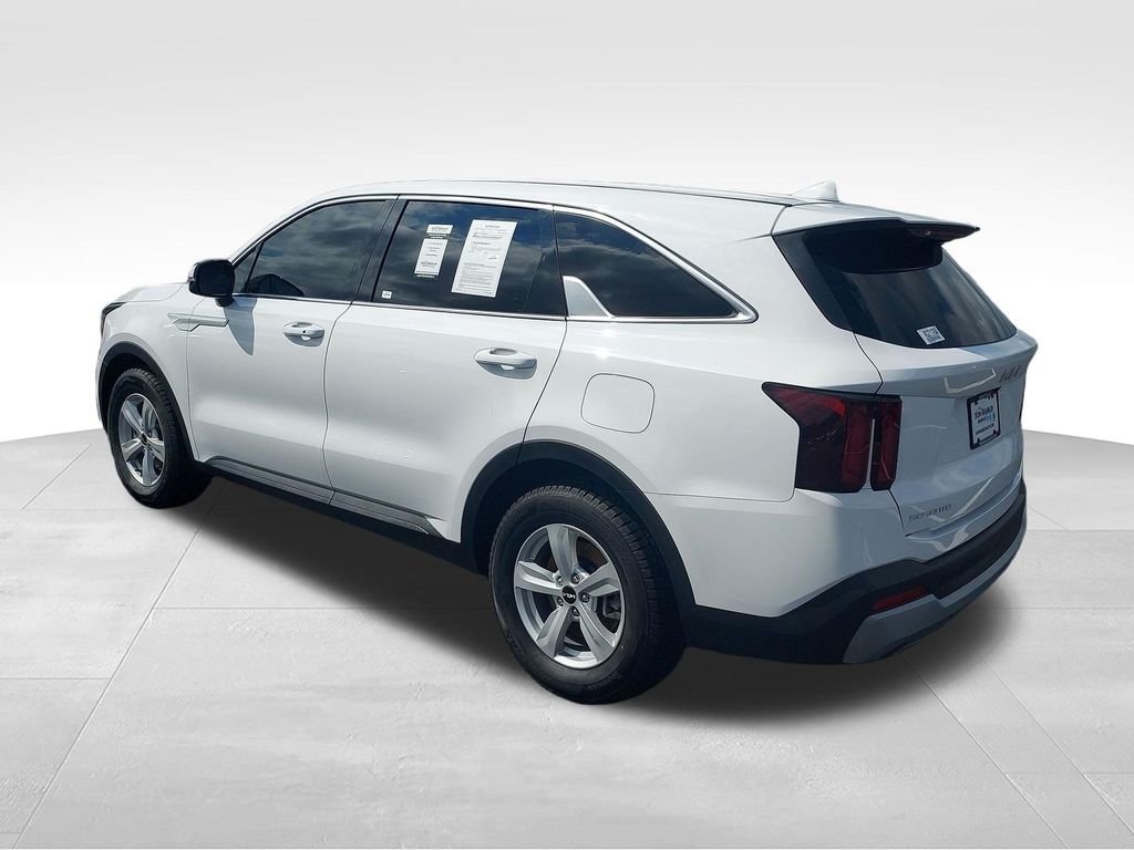 Used 2024 White Kia LX image 3