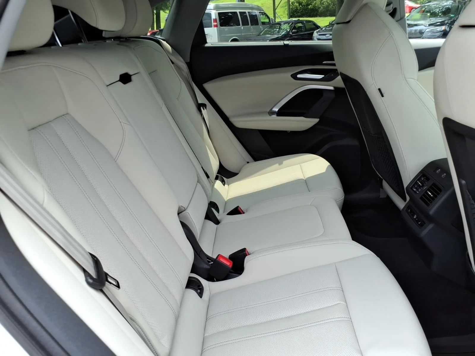 Certified Used 2025 Daytona Gray Pearl Effect Audi S line Premium image 25