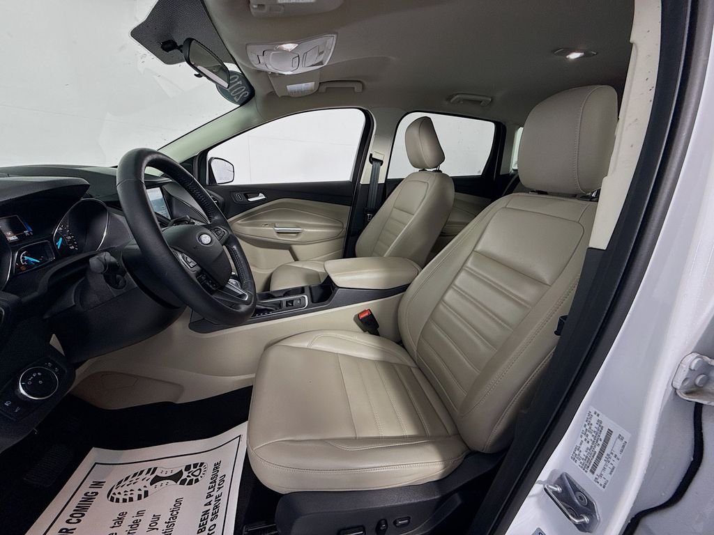Used 2019 Oxford White Ford SEL image 2