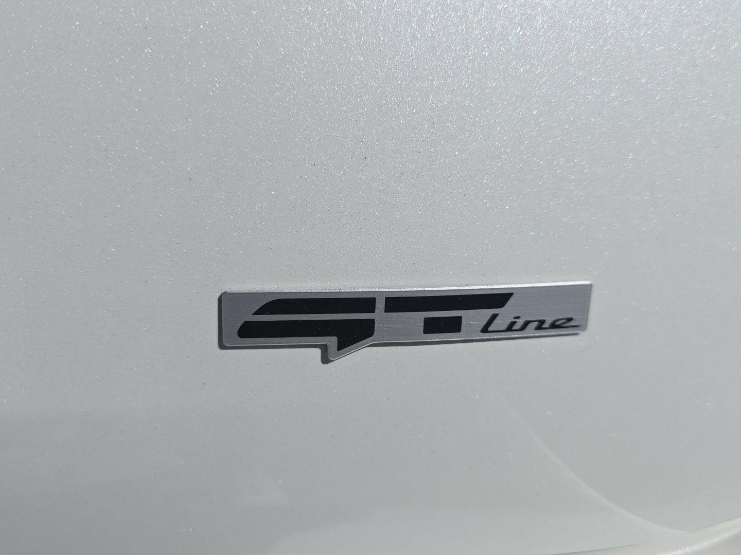 Used 2025 Snow White Pearl Kia GT-Line image 5