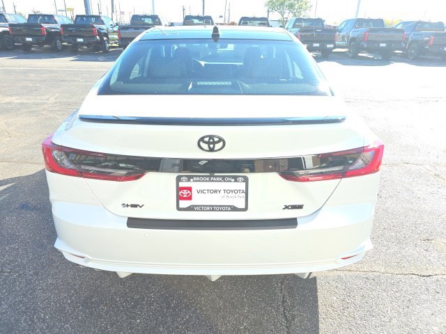 New 2026 Wind Chill Pearl <sup>1</sup> Toyota  XSE image 6