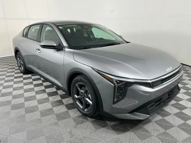 2026 Kia K4 LXS AT's photo