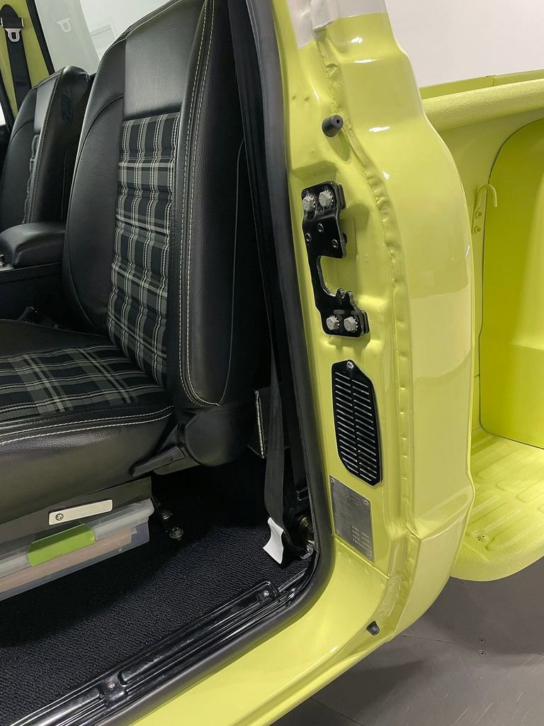 Used 1972 Yellow GMC  image 79