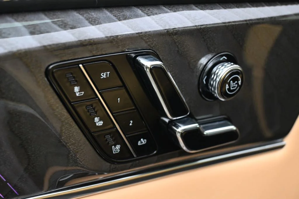 2025 Cadillac Escalade IQ Luxury 2 - Photo 14