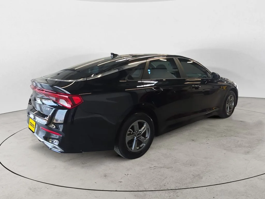Used 2021 Black Kia LXS image 5