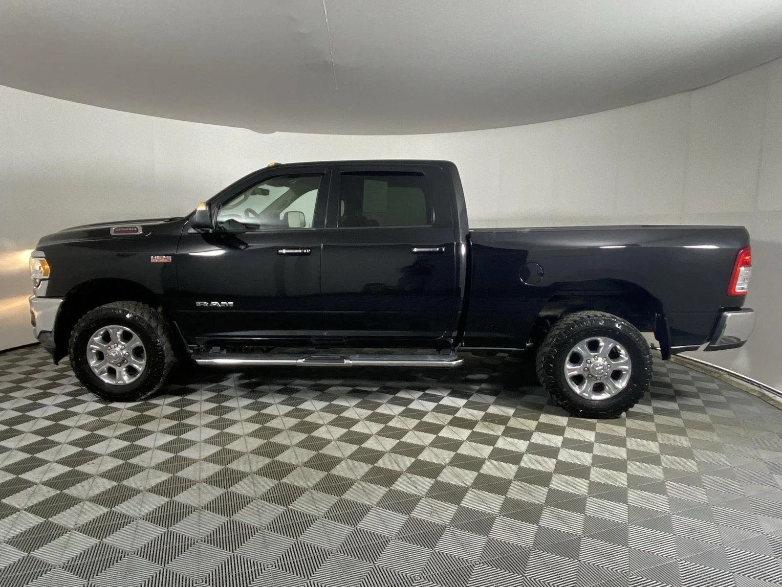 Used 2019 Diamond Black Crystal Pearlcoat Ram Big Horn image 13