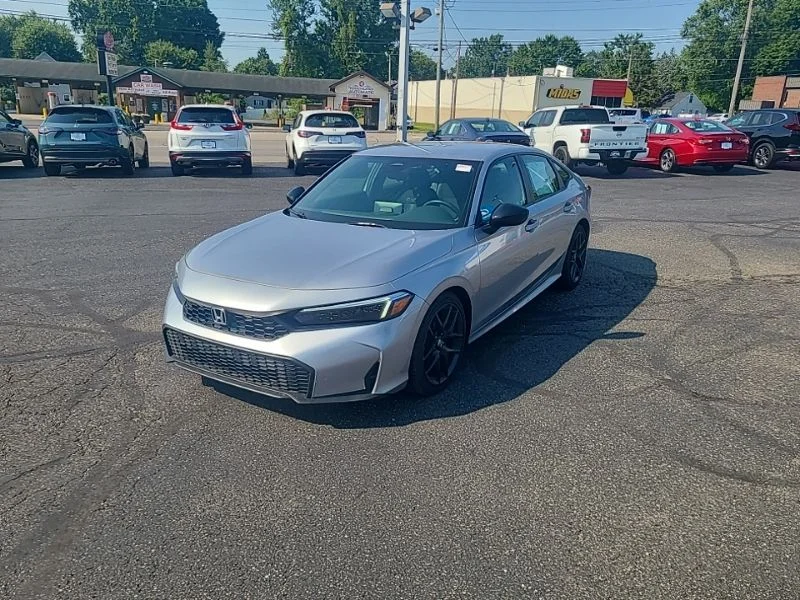 Used 2025  Honda Sport image 2