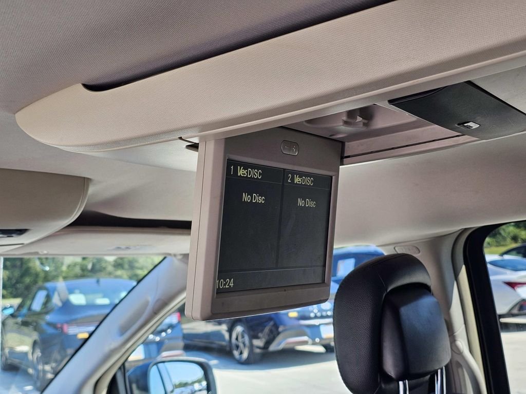Used 2015 Black Chrysler Touring-L image 36