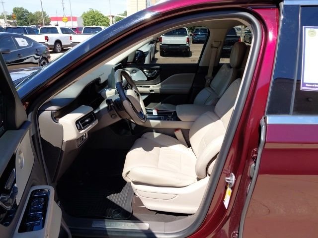 Used 2020 Burgundy Lincoln Reserve image 27