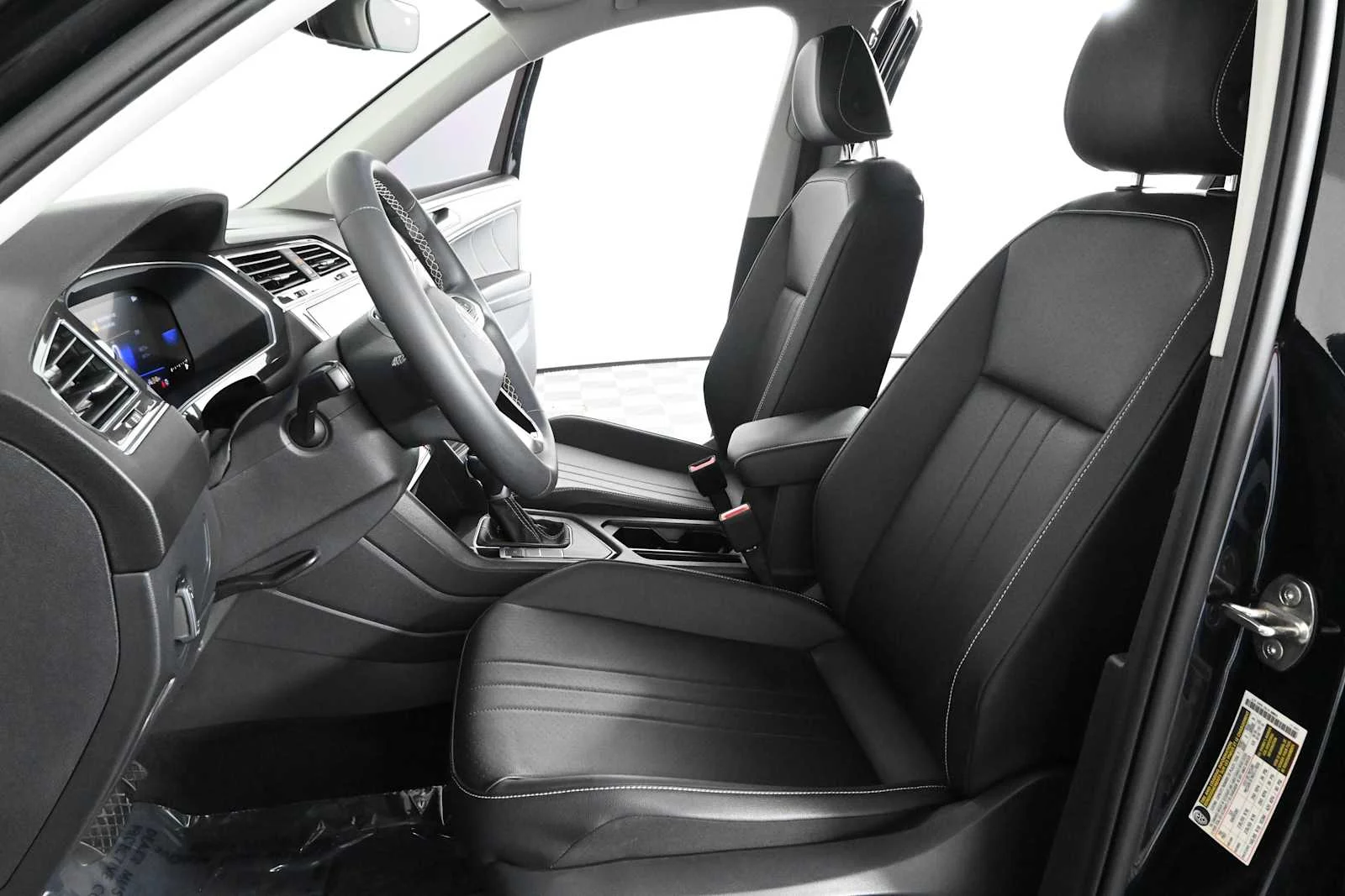 Certified Used 2022 Deep Black Pearl Volkswagen SE image 20