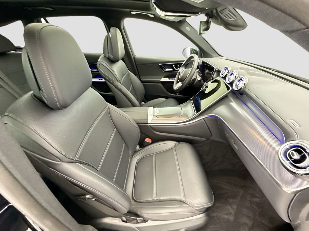Used 2025 Black Mercedes-Benz GLC 350e image 21